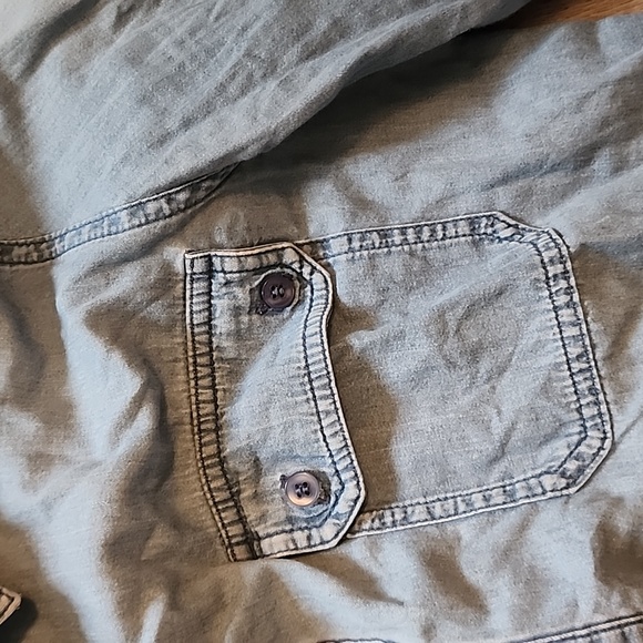 THEA Chelsea and Theodore Bluejean Button Up - Picture 3 of 3